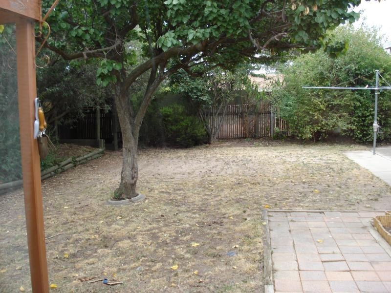 16 Walker Crescent, Jerrabomberra NSW 2619