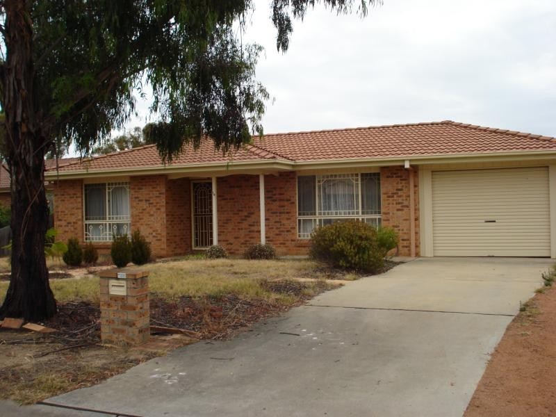 14 Franklin Court, Jerrabomberra NSW 2619