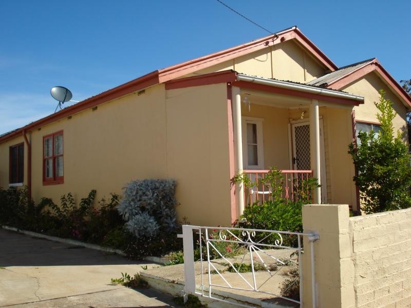 34 Morton Street, Queanbeyan NSW 2620