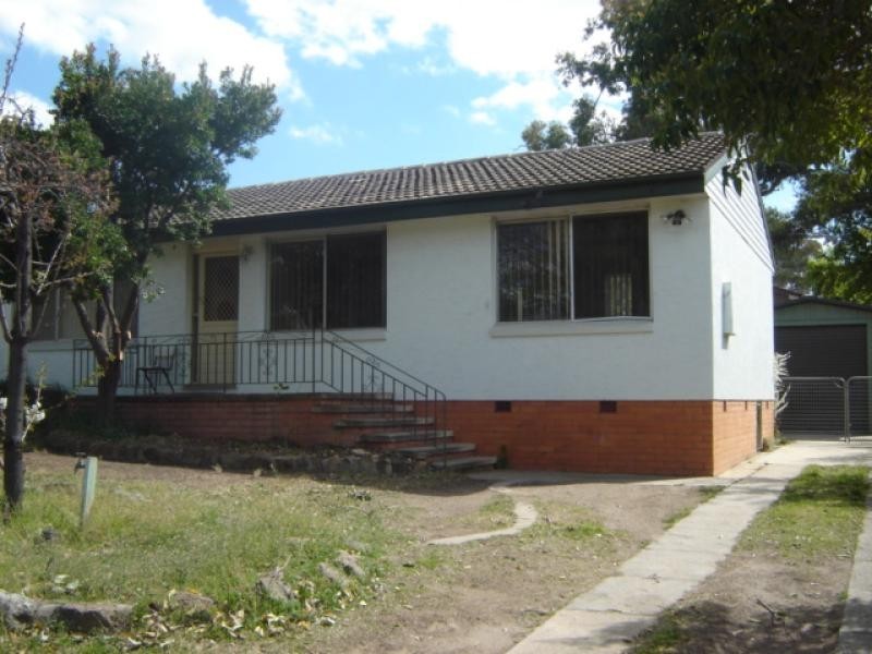 38 Christopher Crescent, Queanbeyan NSW 2620