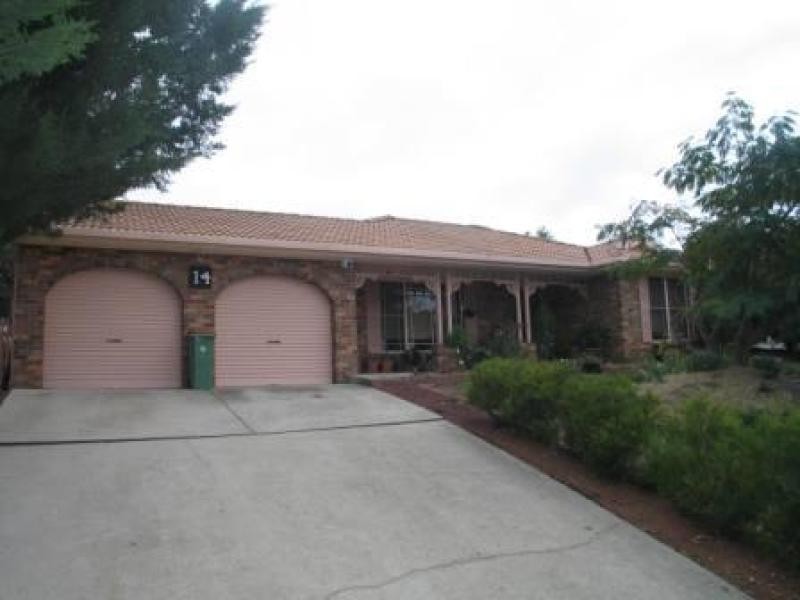 14 Walker Crescent, Jerrabomberra NSW 2619