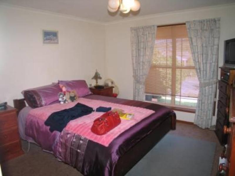 14 Walker Crescent, Jerrabomberra NSW 2619