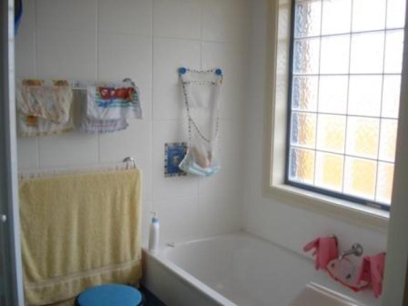 20 Firethorn Place, Jerrabomberra NSW 2619