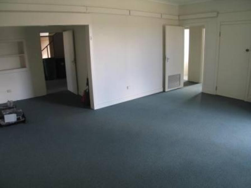 33 Yass Road, Queanbeyan NSW 2620