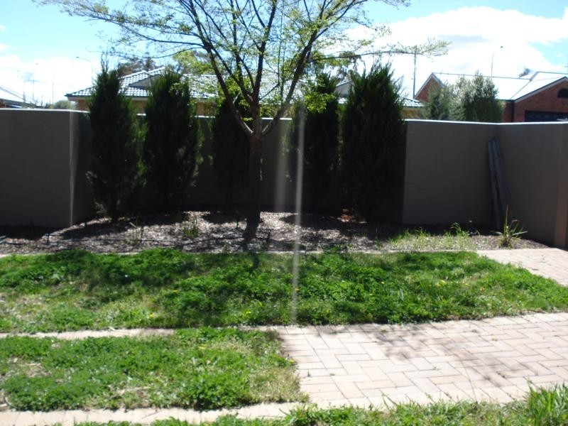 24 Firethorn Place, Jerrabomberra NSW 2619