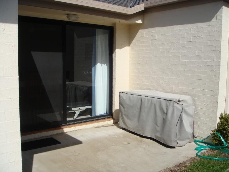 5 Coora Place, Jerrabomberra NSW 2619