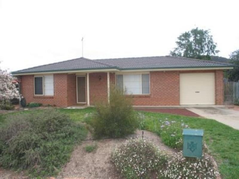5 Birch Way, Jerrabomberra NSW 2619