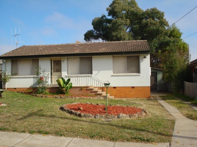 38 Christopher Crescent, Queanbeyan NSW 2620
