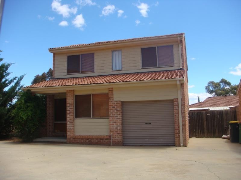 7/53 Walker Crescent, Jerrabomberra NSW 2619