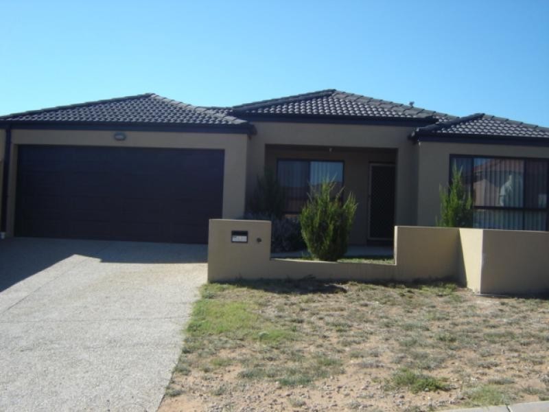 1 Doeberl Place, Queanbeyan NSW 2620