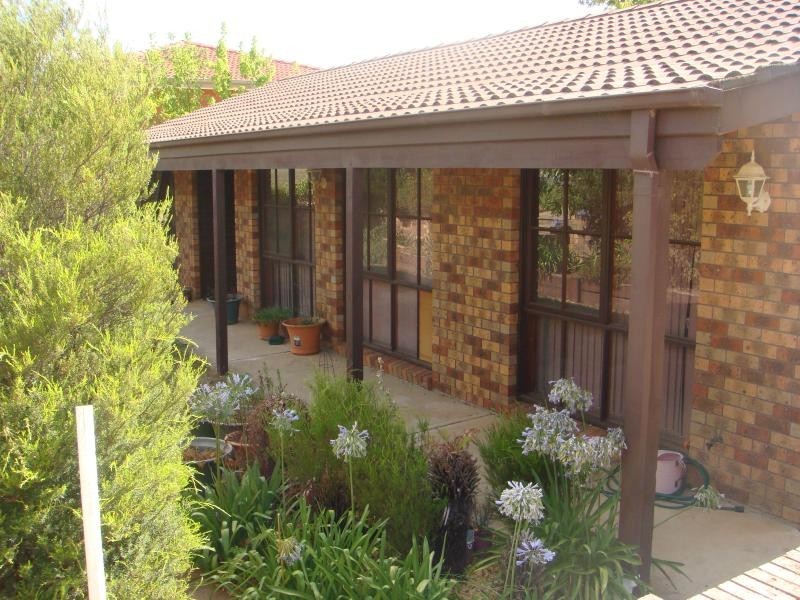 18 Marril Street, Queanbeyan NSW 2620