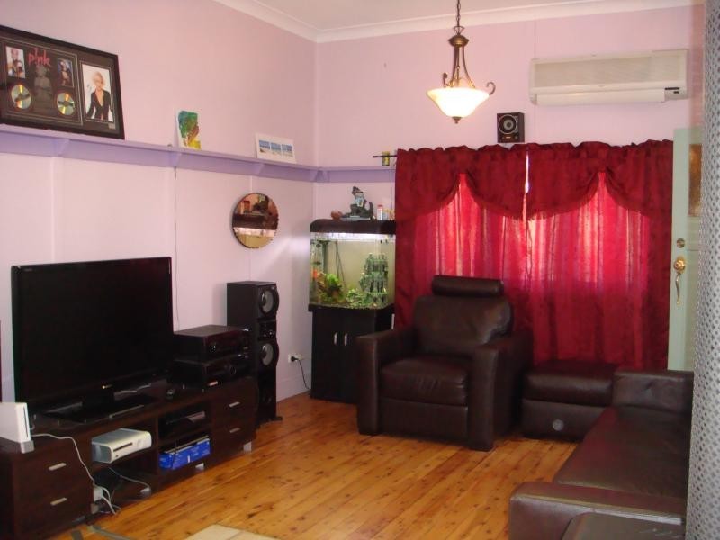 85 Uriarra Road, Queanbeyan NSW 2620