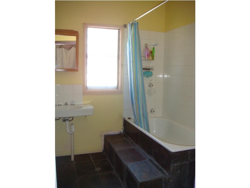 85 Uriarra Road, Queanbeyan NSW 2620