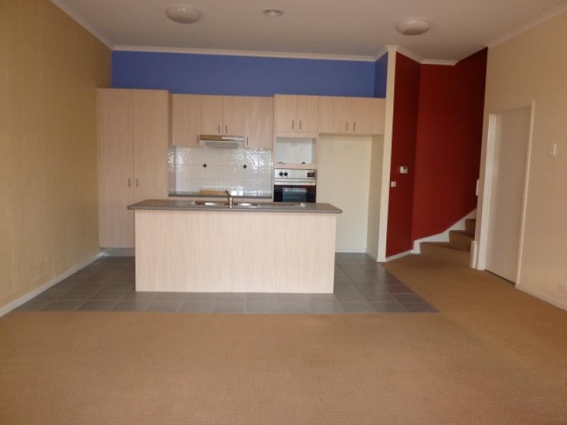 12/32 Doeberl Place, Queanbeyan NSW 2620