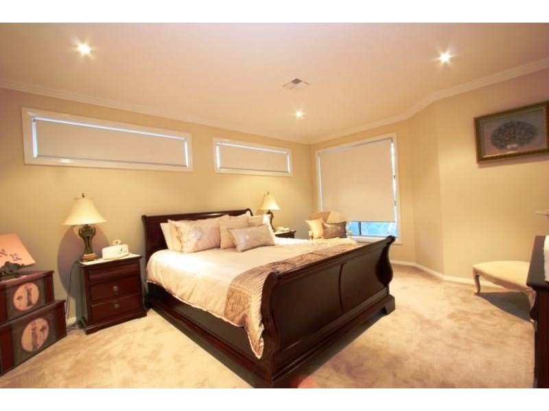 4 Ella Close, Jerrabomberra NSW 2619