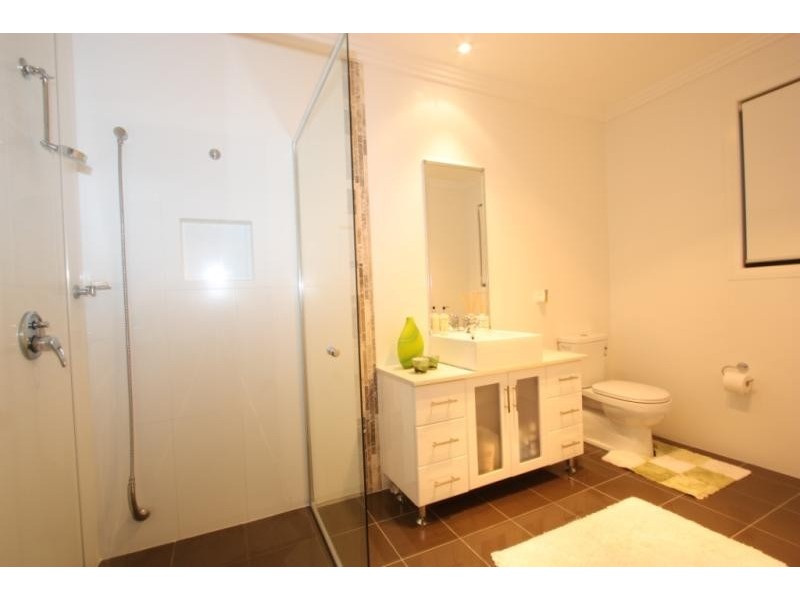 4 Ella Close, Jerrabomberra NSW 2619