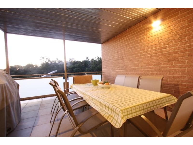 4 Ella Close, Jerrabomberra NSW 2619