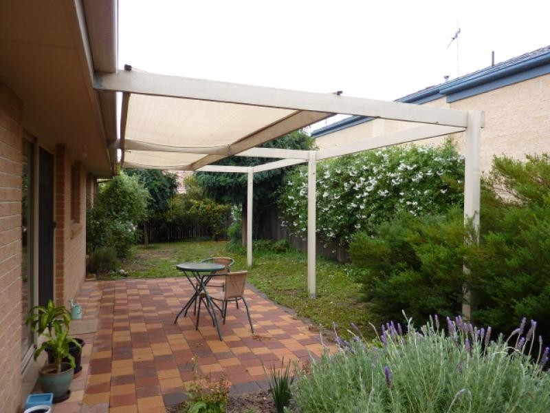 6 Unwin Avenue, Jerrabomberra NSW 2619