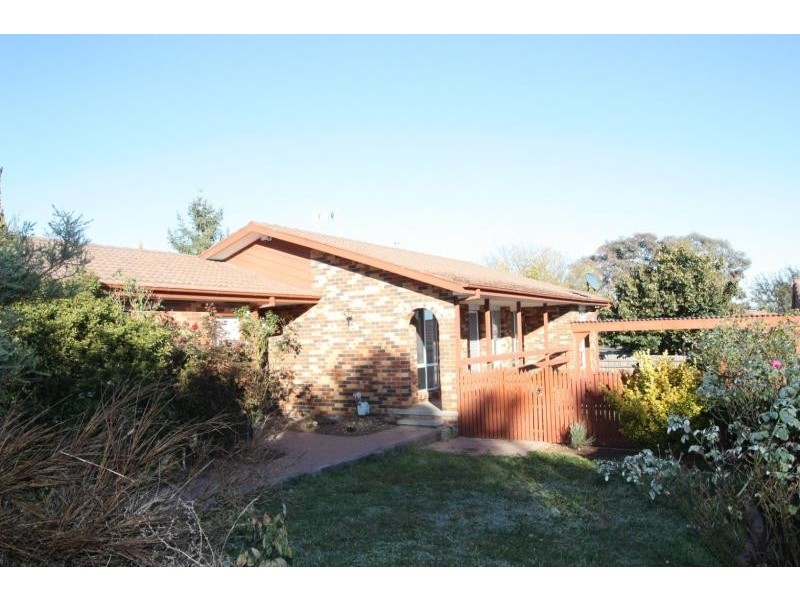 11 Snowgum Place, Jerrabomberra NSW 2619