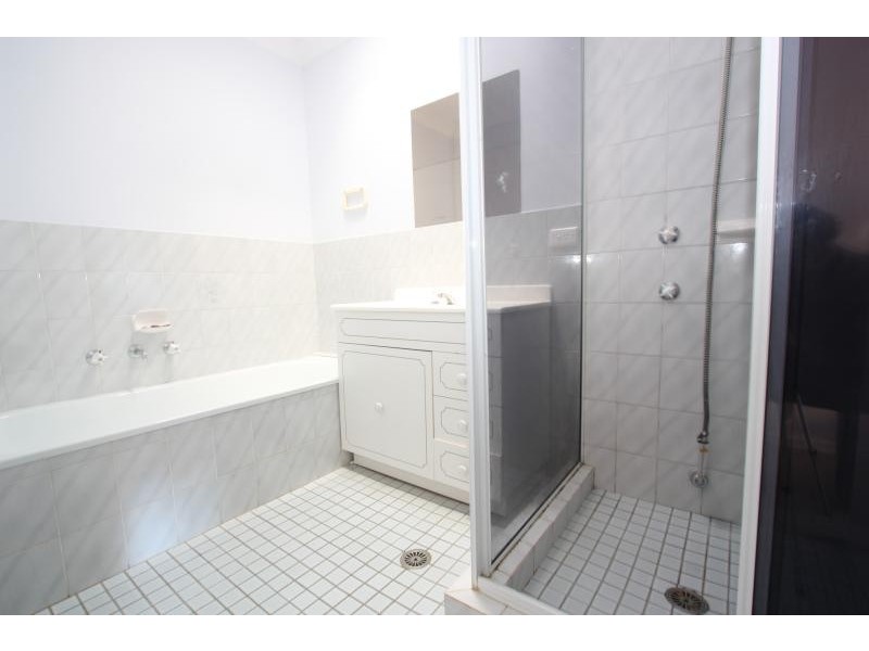 11 Snowgum Place, Jerrabomberra NSW 2619