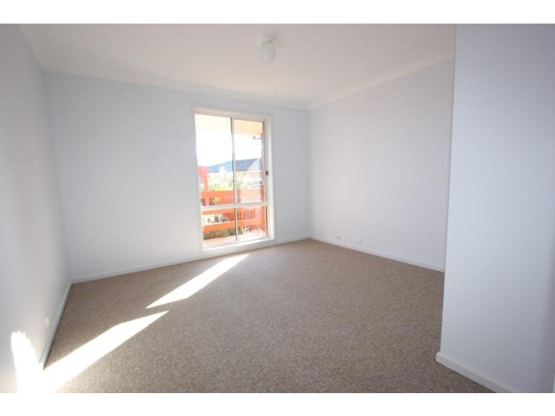 11 Snowgum Place, Jerrabomberra NSW 2619