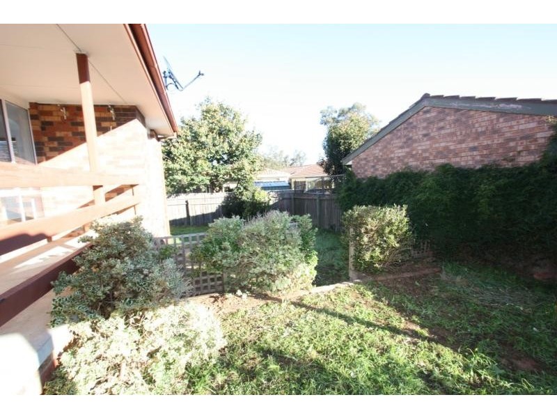 11 Snowgum Place, Jerrabomberra NSW 2619
