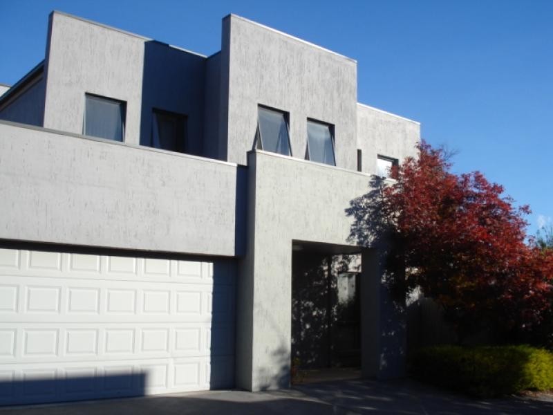 2/15 Ironbark Circuit, Jerrabomberra NSW 2619