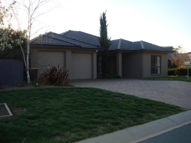24 Firethorn Place, Jerrabomberra NSW 2619