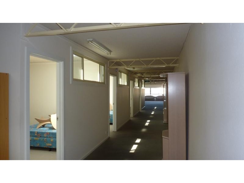 19 Monaro Street, Queanbeyan NSW 2620