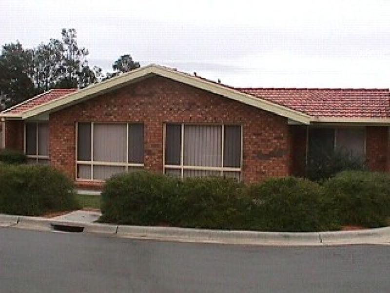 1/103 Bicentennial Drive, Jerrabomberra NSW 2619