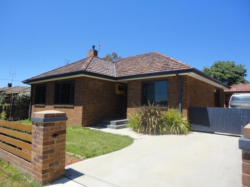 30 Glebe Avenue, Queanbeyan NSW 2620