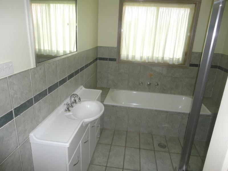 22 Rosewood Gardens, Jerrabomberra NSW 2619