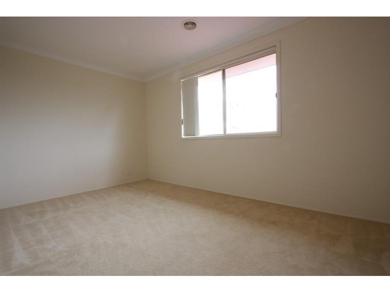 10 Terrara Close, Jerrabomberra NSW 2619