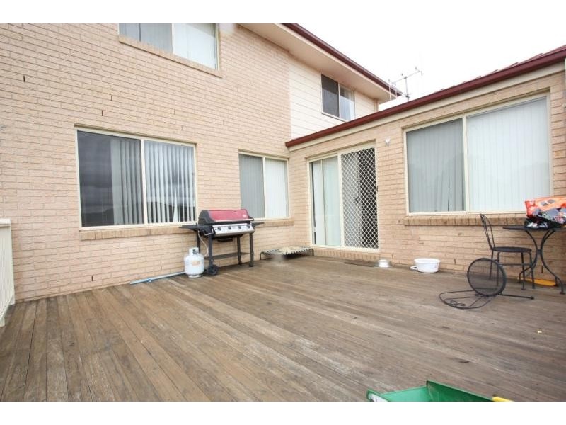 10 Terrara Close, Jerrabomberra NSW 2619