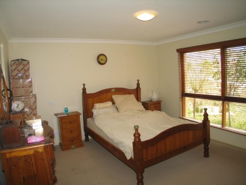 124 Waterfall Drive, Jerrabomberra NSW 2619