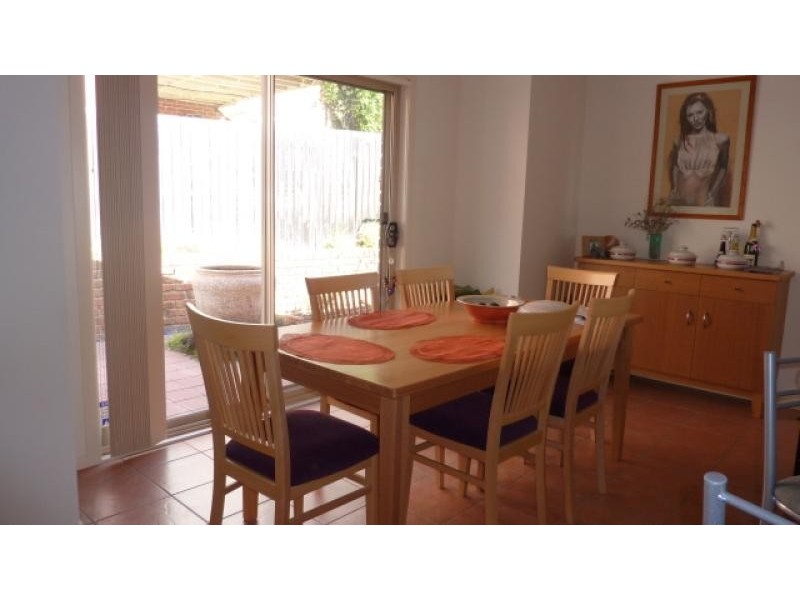 2 English Grove, Jerrabomberra NSW 2619