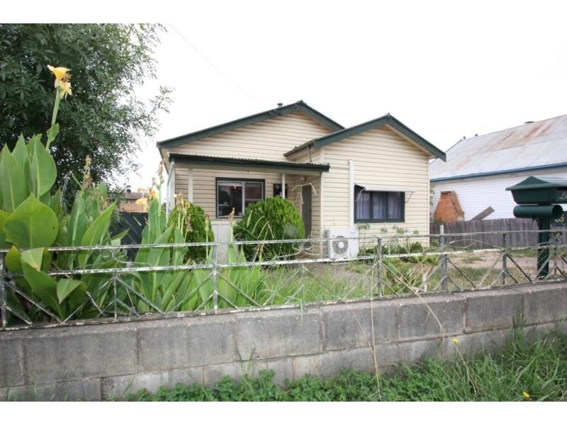 85 Uriarra Road, Queanbeyan NSW 2620