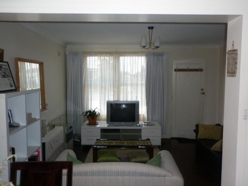 60 Fergus Road, Queanbeyan NSW 2620