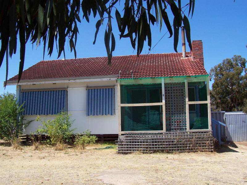 3 KEMBLE TERRACE, Katanning WA 6317