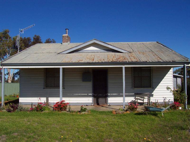 38 CULLEN STREET, Katanning WA 6317