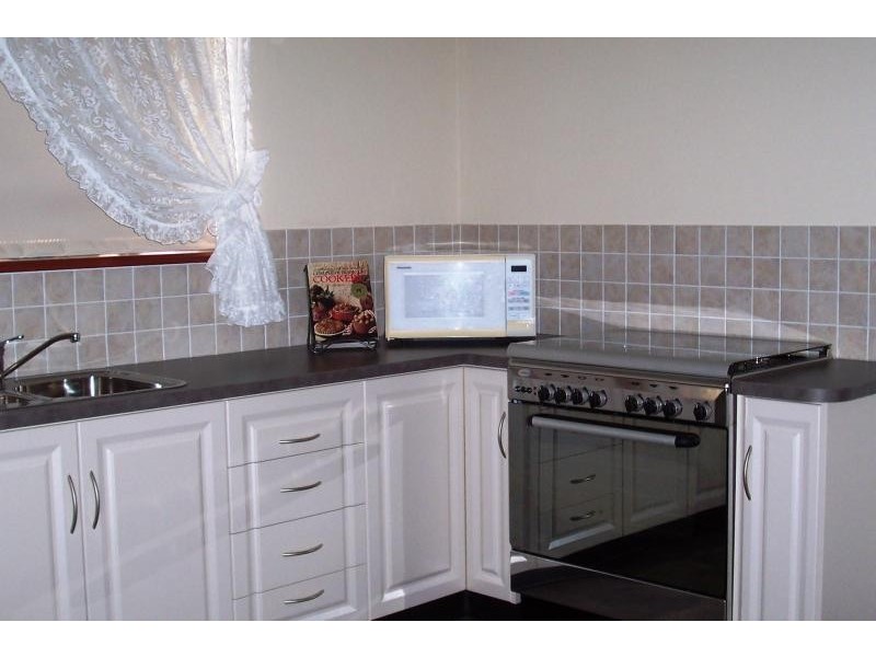 76 Carew Street, Katanning WA 6317