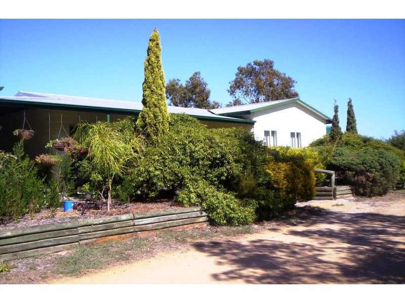 43 Forrest Hill Road, Katanning WA 6317
