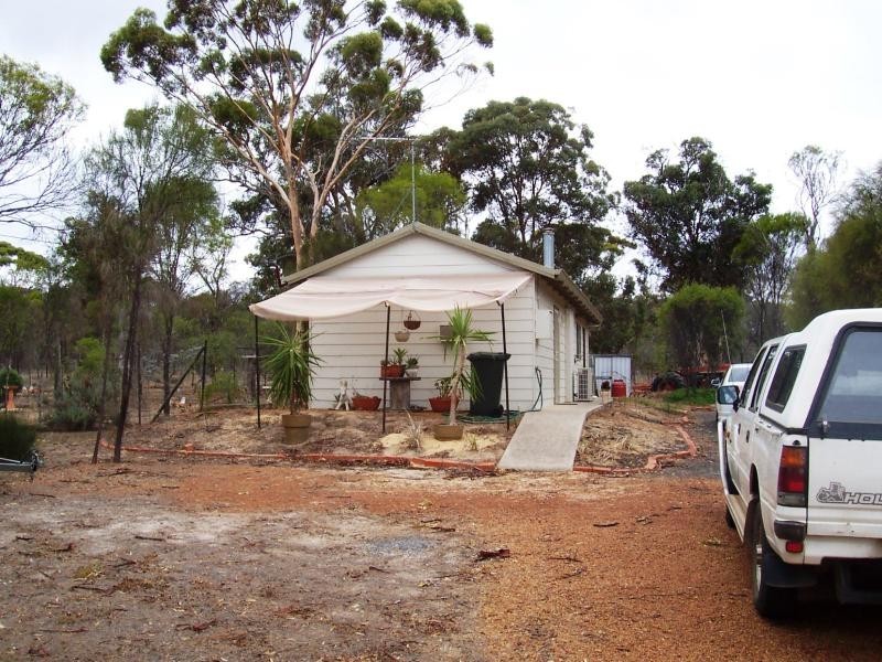 9 Whithnell Road, Woodanilling WA 6316