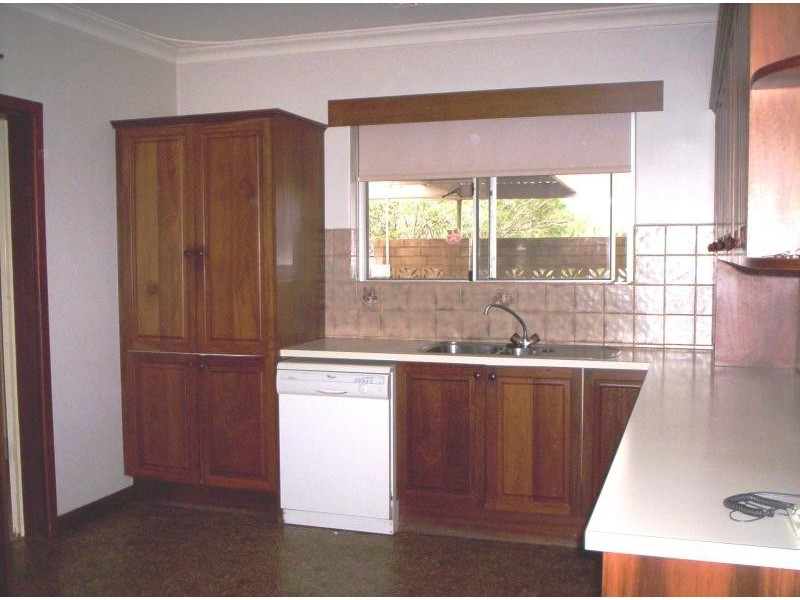 11 Clive Street, Katanning WA 6317