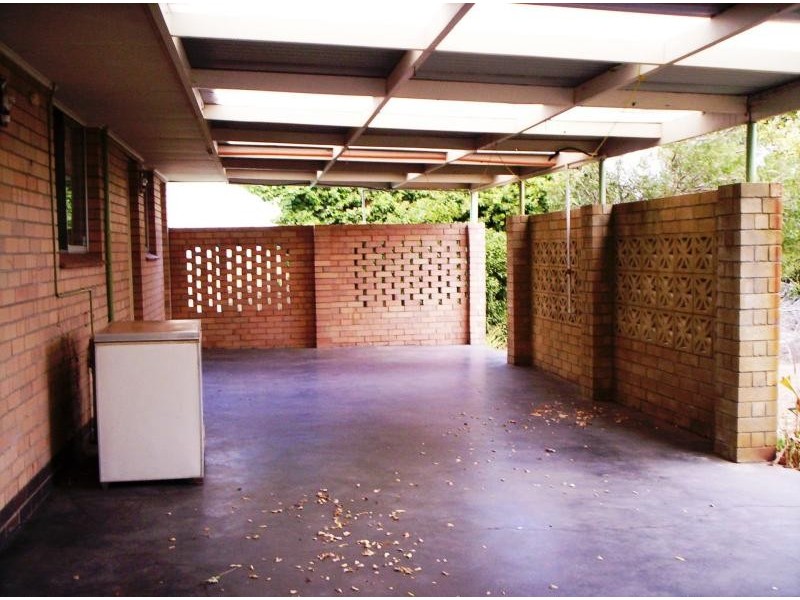 11 Clive Street, Katanning WA 6317