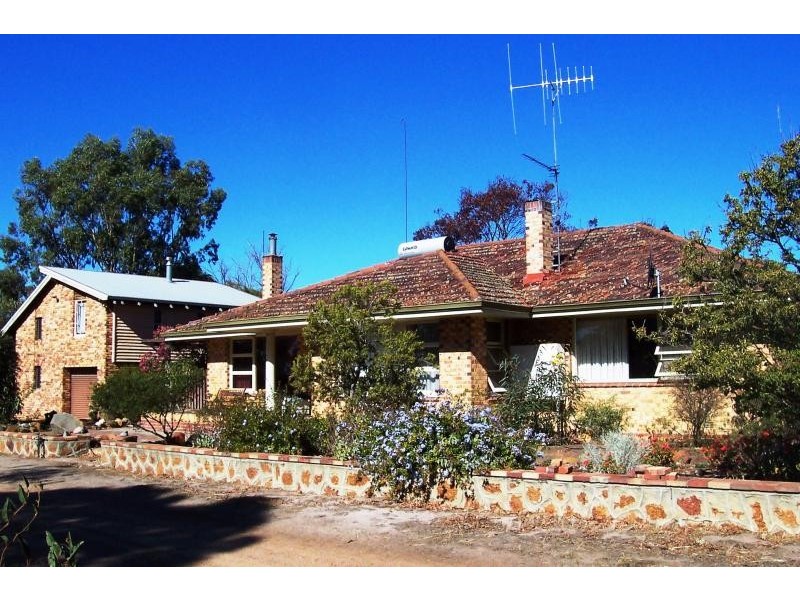 6 Schultz Road, Katanning WA 6317