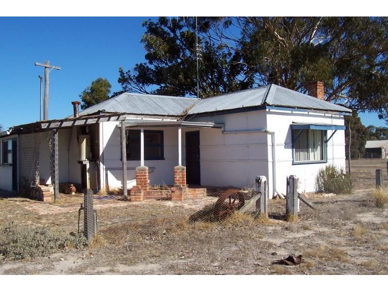 6 Schultz Road, Katanning WA 6317