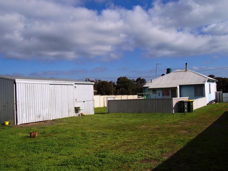 9 Cobham Street, Katanning WA 6317