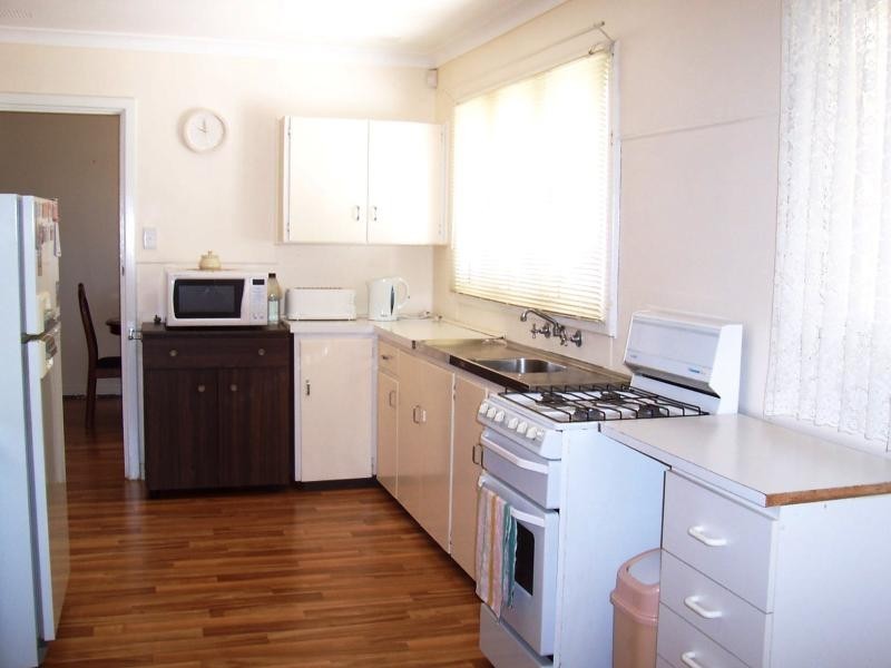 6 Carinya Gardens, Katanning WA 6317