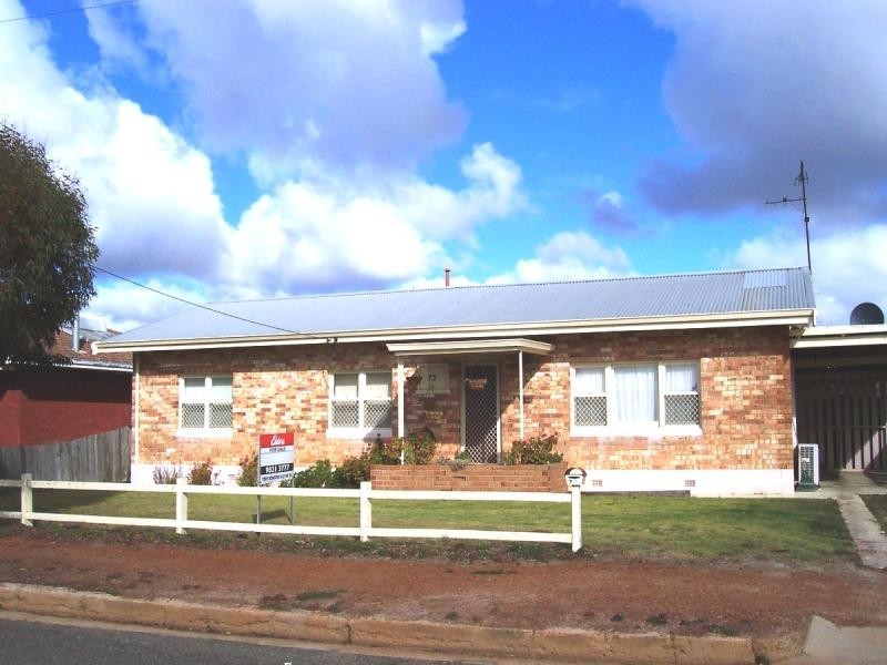 73 Carew, Katanning WA 6317